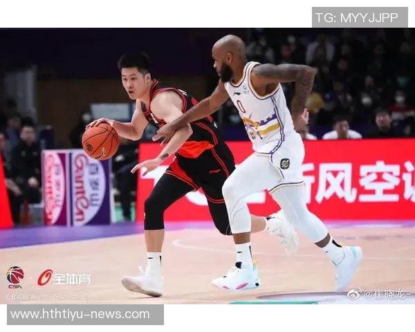 上海新援崔晓龙训练受伤将缺席揭幕战球队面临人员短缺挑战 上海新援崔晓龙训练受伤将缺席揭幕战球队面临人员短缺挑战